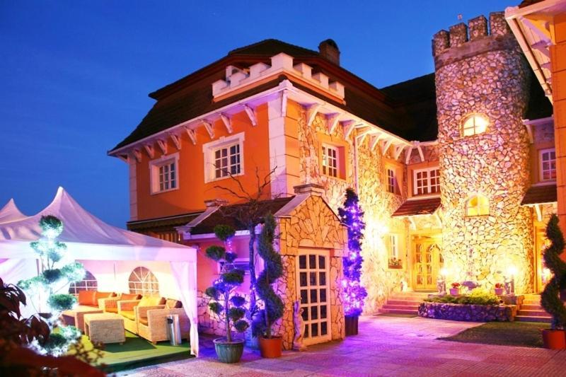 Bastya Wellness Hotel - Nyírbátor Exterior foto